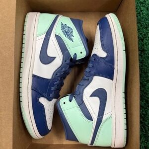 Nike Air Jordan 1 Mid Men's Size 9 Mystic Navy Mint Foam White, 554724-413 Used